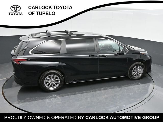 2022 Toyota Sienna XLE 34