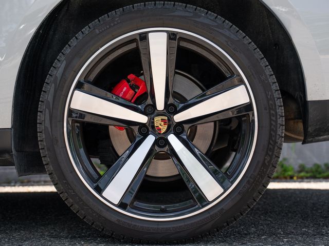 Certified Used 2026  Porsche S image 13