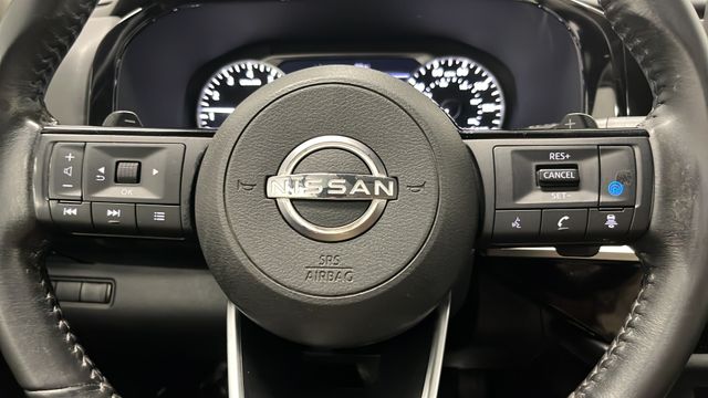 Used 2022 Pearl White Tricoat Nissan SV image 14