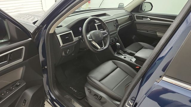 2023 Volkswagen Atlas 2.0T SE w/Technology  at Victoria Chrysler Dodge Jeep Ram