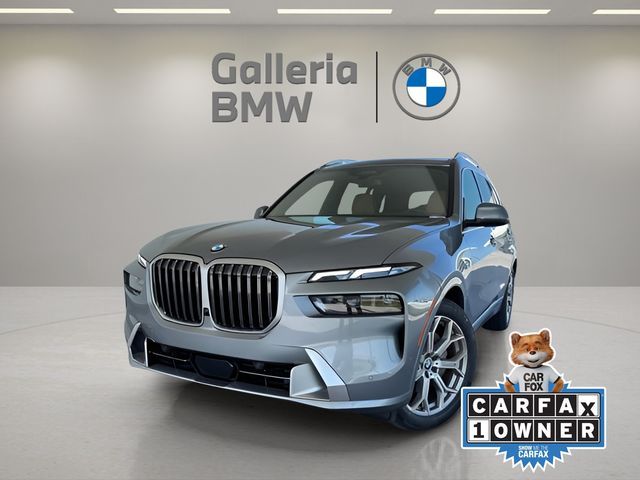 2025 BMW X7 40i's photo