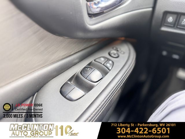 2018 White Nissan Murano SL AWD SUV