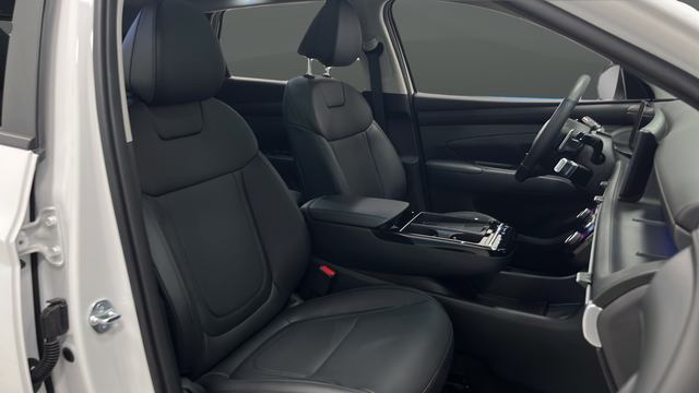 Used 2025 Creamy White Pearl Hyundai SEL Convenience image 25