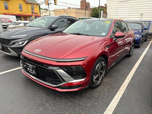 Red 2025 Hyundai Sonata Sedan Front-Wheel Drive 8-Speed Automatic
