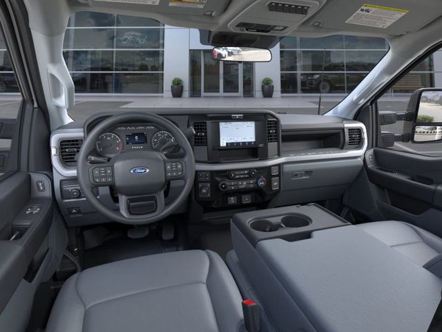 2025 Ford F-600 Super Duty 