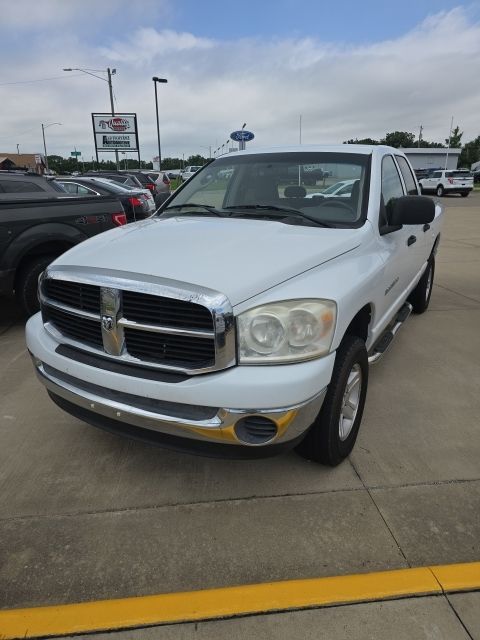 Bright White 2007 Dodge RAM 1500 Pickup Truck Four-Wheel Drive 5-Speed Automatic