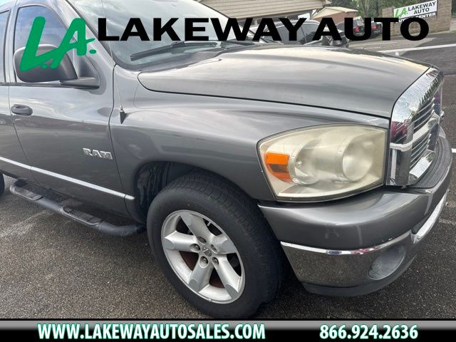 Mineral Gray Metallic Clearcoat 2008 Dodge RAM 1500 Pickup Truck Rear-Wheel Drive 5-Speed Automatic