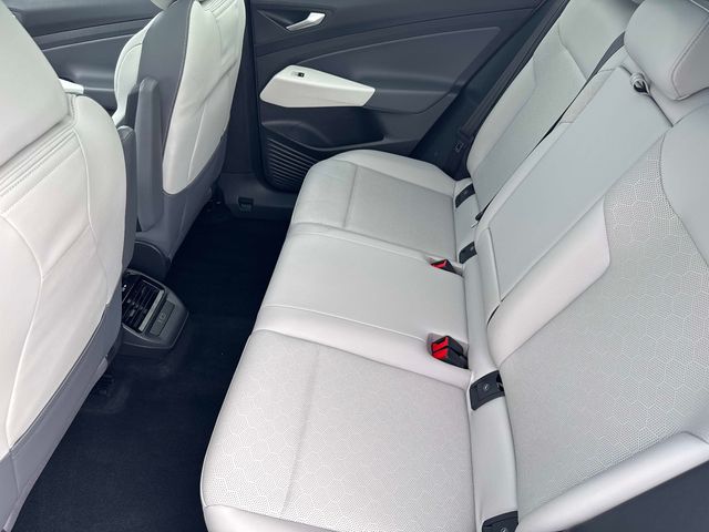 Used 2021 White Volkswagen 1st Edition image 13