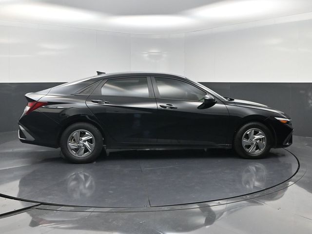 2024 Hyundai Elantra SE Black at DeMontrond Auto Country