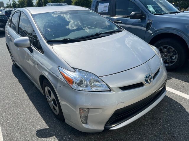 Used 2015 Silver Toyota Three image 2