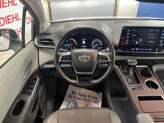 Used 2023 Toyota Sienna Van