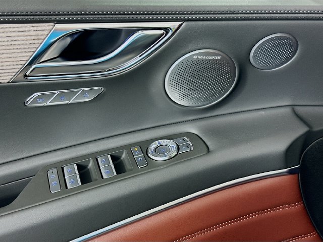 Thumbnail: 2026 Genesis GV80 - 20