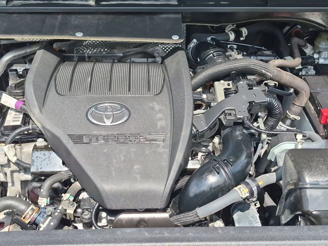 2023 Toyota Highlander - Image 32