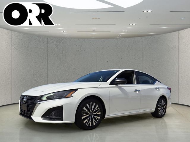 Glacier White 2025 Nissan Altima Sedan Front-Wheel Drive Continuously Variable Transmission