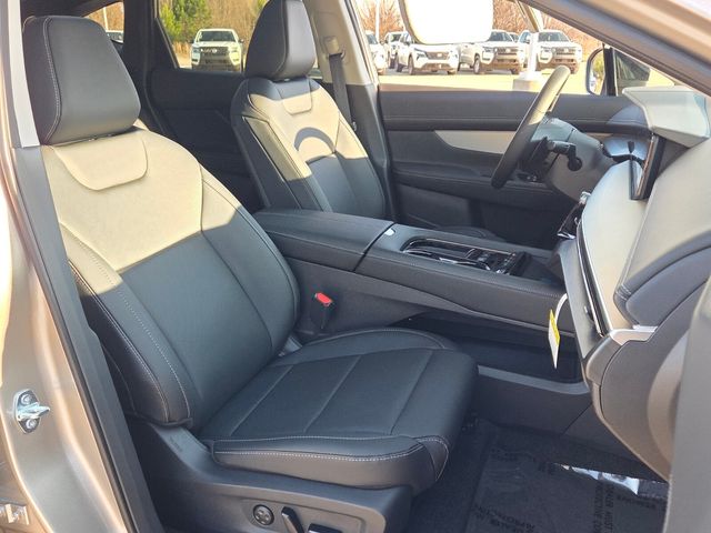 New 2026 Gold Nissan SL image 18