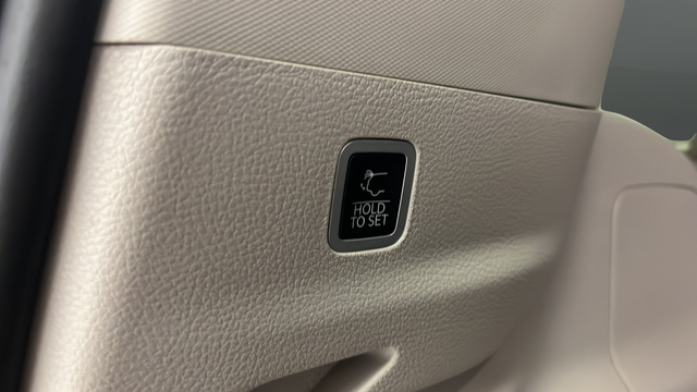 Used 2023 Midnight Sky Jeep Base image 31