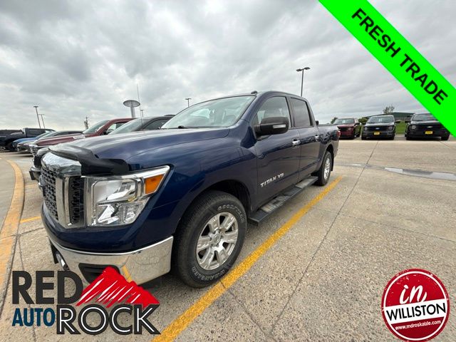 2018 Nissan Titan SV Crew Cab 4WD