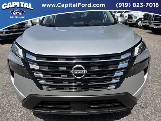 Used 2025 Silver Nissan SV image 10