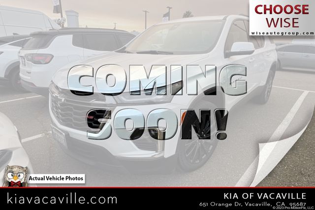 White (Iridescent Pearl Tricoat) 2023 Chevrolet Traverse SUV / Crossover Four-Wheel Drive 9-Speed Automatic