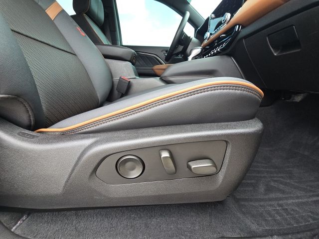 2024 GMC Canyon AT4:C02670