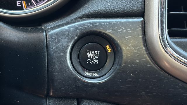Used 2016 Silver Jeep Laredo image 28