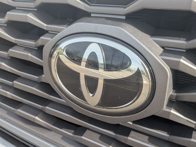 2021 Toyota Tacoma - Image 9