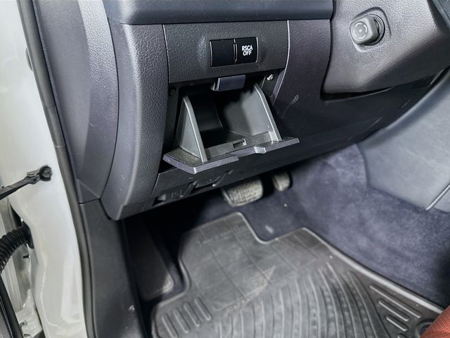 2016 Lexus LX 570 10