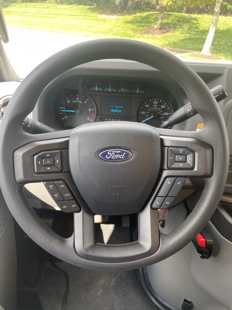 2025 Ford E-Series E-450 SD