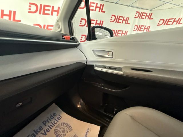 Used 2025 Toyota Sienna Van