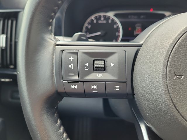 2025 Nissan Pathfinder SV - Photo 25