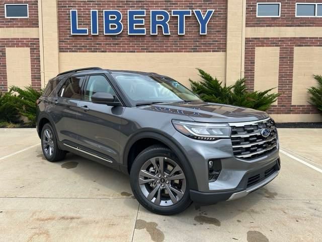 2025 Ford Explorer Active photo