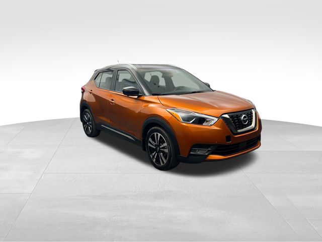 2020 Monarch Orange/Super Black Nissan Kicks SR FWD SUV