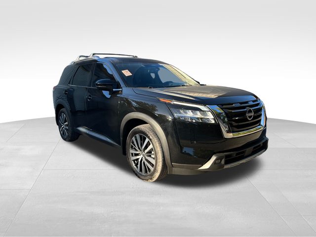 2022 Nissan Pathfinder Platinum 2