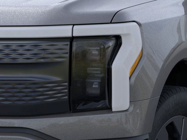 2024 Ford F-150 Lightning XLT 18