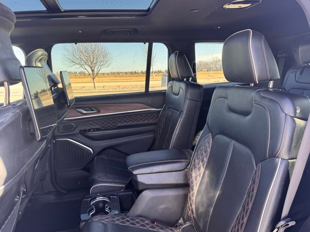 2023 Jeep Grand Cherokee L Summit 4x4