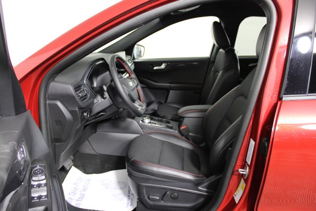 2025 Ford Escape ST-Line photo 4