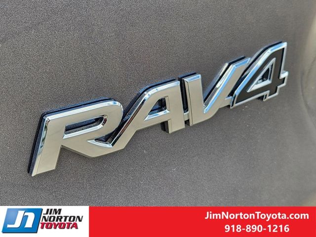 2024 Toyota RAV4 Hybrid Limited 8