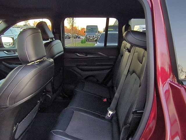 new 2025 Jeep Grand Cherokee car, priced at $40,847