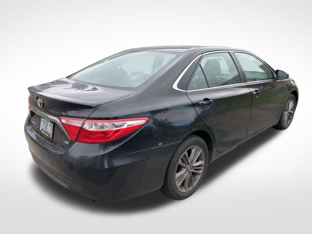 2017 Toyota Camry SE 9