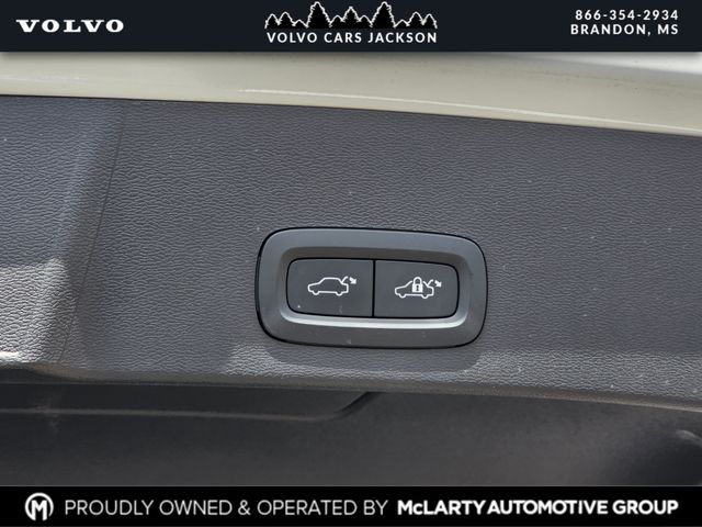 Used 2024 Volvo XC40 SUV