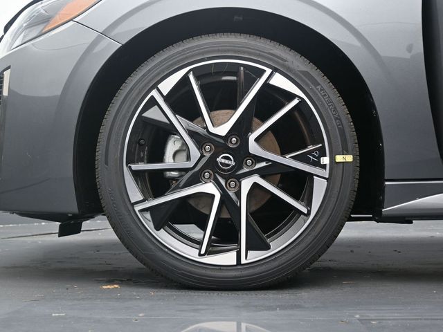 2025 Nissan Sentra SR - Photo 36