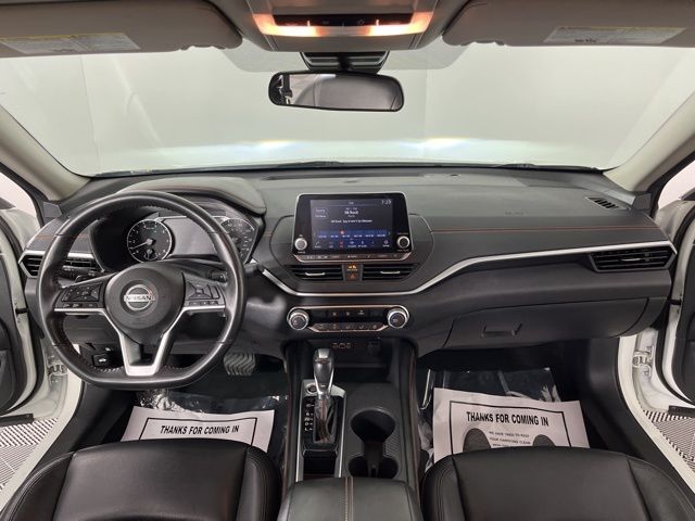 2022 Pearl White Tricoat Nissan Altima 2.5 SR FWD Sedan