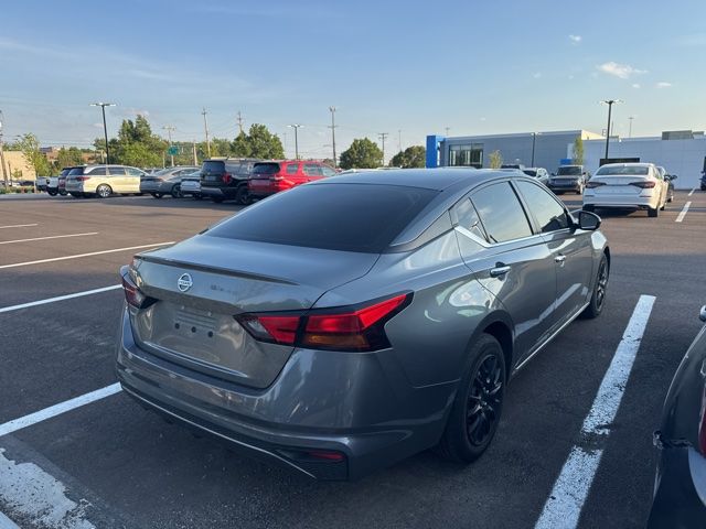 Used 2022 Gray Nissan 2.5 S image 2