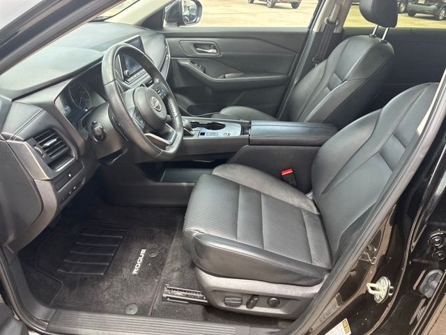 2024 Nissan Rogue SV Black at Royal Nissan