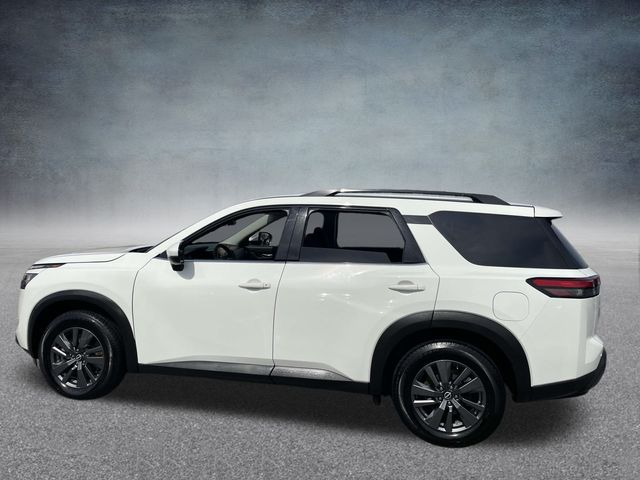 2022 Nissan Pathfinder SV 10