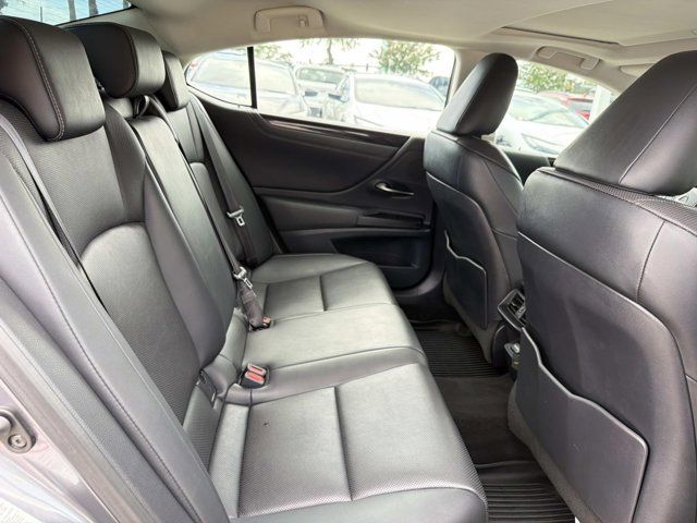 Used 2019 Lexus ES Sedan