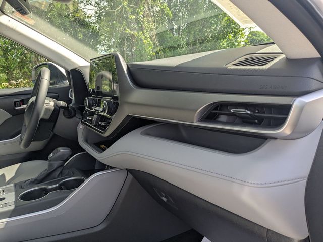 2025 Toyota Highlander XLE Beige at Davis Toyota of Orangeburg
