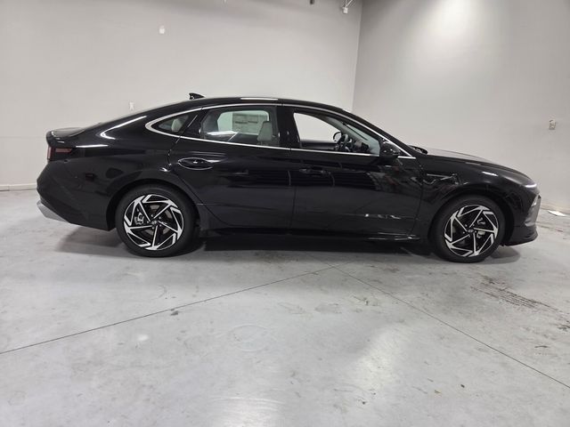 New 2026 Black Hyundai SEL Sport image 12