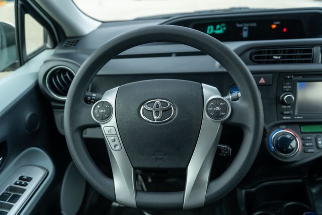 2012 Toyota Prius c Four 11