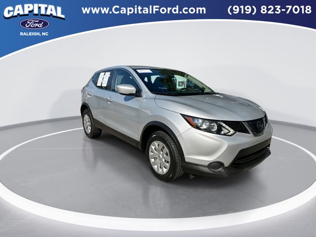 Used 2019 Silver Nissan S image 2